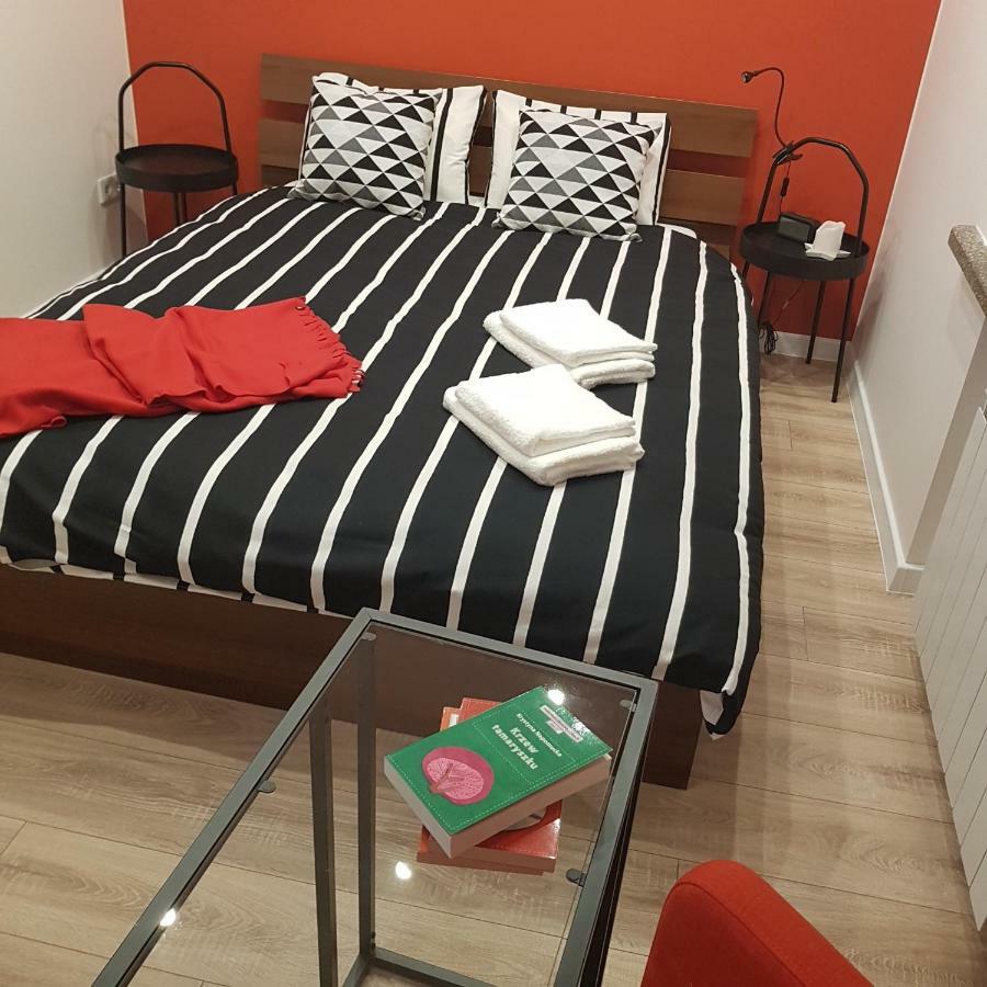 Red Rose Apartament -Parking -Taras- Faktura Vat Kielce Extérieur photo